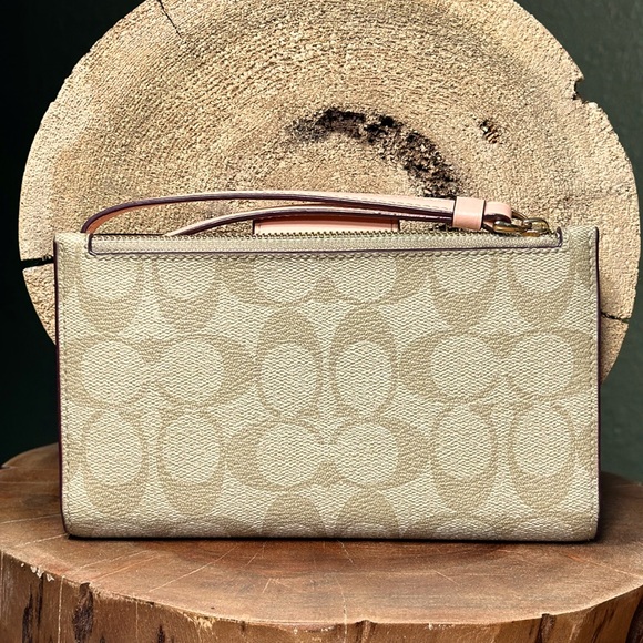 COACH Tech Phone Wallet In Colorblock Signature Canvas - Picture 3 of 13